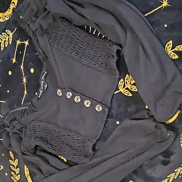 Cropped Button Sweater - Picture 3 of 3